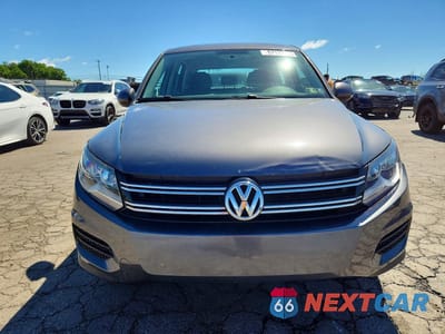 Piąte zdjęcie samochodu w środku: 2012 VOLKSWAGEN TIGUAN S VIN:WVGBV7AX2CW005034 - miniatura