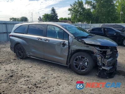 Czwarte zdjęcie samochodu z boku: 2026 TOYOTA SIENNA XSE VIN:5TDXSKFC0TS229527 - miniatura