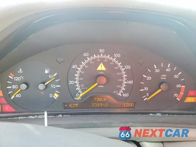 Zdjęcie 9 z 12 samochodu: 1999 MERCEDES-BENZ CLK 320 VIN:WDBLJ65G2XF085593 - miniatura