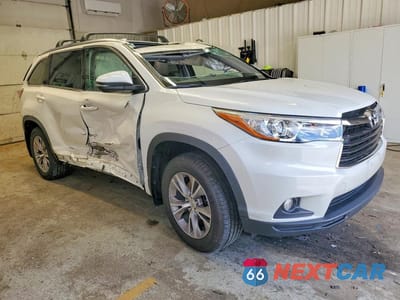 Czwarte zdjęcie samochodu z boku: 2015 TOYOTA HIGHLANDER XLE VIN:5TDJKRFH7FS132081 - miniatura