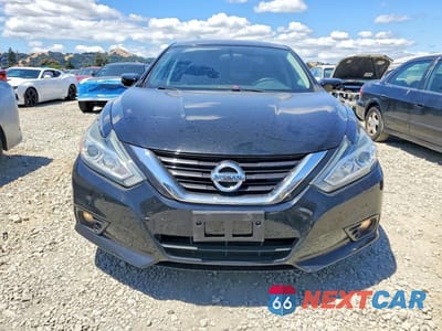 Piąte zdjęcie samochodu w środku: 2018 NISSAN ALTIMA 2.5 SV VIN:1N4AL3AP3JC265574 - miniatura
