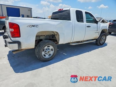 Trzecie zdjęcie samochodu z tyłu: 2013 CHEVROLET SILVERADO K2500 HEAVY DUTY VIN:1GC2KVCG3DZ132129 - miniatura