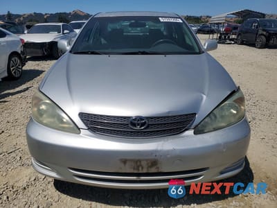 Piąte zdjęcie samochodu w środku: 2004 TOYOTA CAMRY LE V6 VIN:4T1BF30K74U586894 - miniatura
