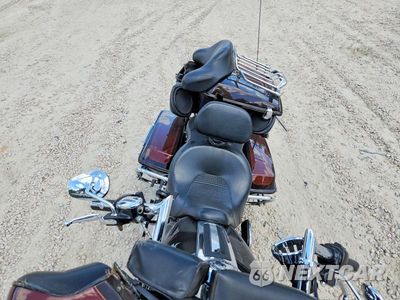 Piąte zdjęcie samochodu w środku: 2011 HARLEY DAVIDSON FLHTCU VIN:1HD1FC410BB641565 - miniatura