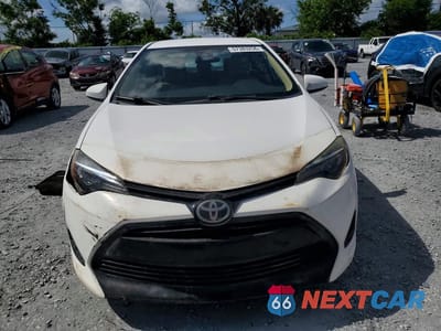 Piąte zdjęcie samochodu w środku: 2017 TOYOTA COROLLA LE VIN:2T1BURHE1HC852702 - miniatura