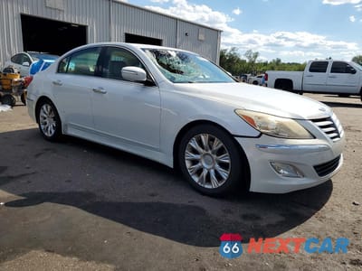 Czwarte zdjęcie samochodu z boku: 2012 HYUNDAI GENESIS 3.8L VIN:KMHGC4DD8CU160551 - miniatura