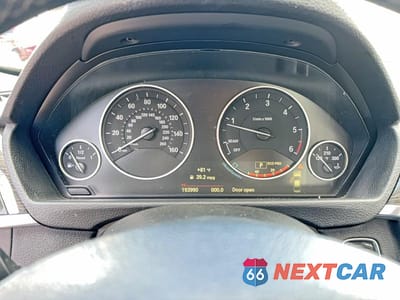 Zdjęcie 8 z 10 samochodu: 2015 BMW 328 D VIN:WBA3D3C54FK157700 - miniatura