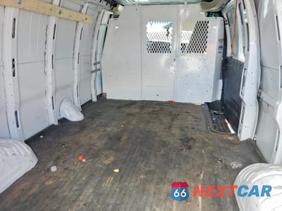 Zdjęcie 11 z 13 samochodu: 2023 GMC SAVANA G2500 VIN:1GTW7BFPXP1162454 - miniatura