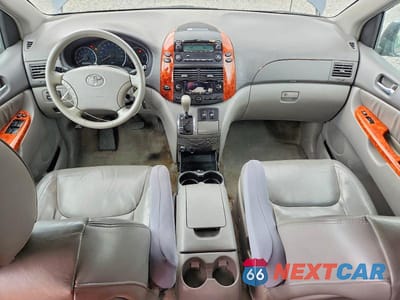 Zdjęcie 8 z 13 samochodu: 2006 TOYOTA SIENNA XLE 7 PASSENGER VIN:5TDBA22C56S057891 - miniatura