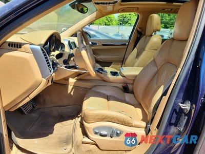 Zdjęcie 7 z 13 samochodu: 2012 PORSCHE CAYENNE S HYBRID VIN:WP1AE2A25CLA90975 - miniatura