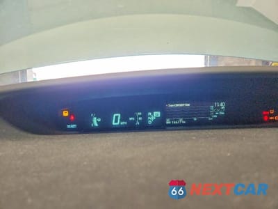Zdjęcie 9 z 13 samochodu: 2015 TOYOTA PRIUS TWO VIN:JTDKN3DU2F1937962 - miniatura