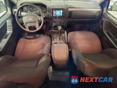 Zdjęcie 8 z 14 samochodu: 2004 JEEP GRAND CHEROKEE LAREDO VIN:1J4GW48S04C109874 - miniatura