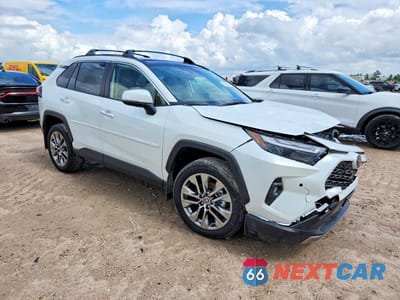 Czwarte zdjęcie samochodu z boku: 2025 TOYOTA RAV4 LIMITED VIN:JTMN1RFV5SJ045250 - miniatura