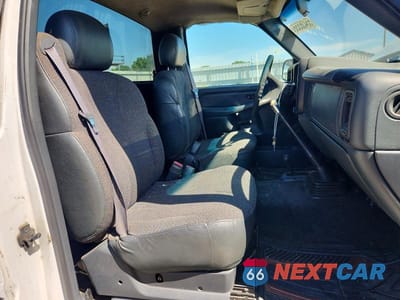Zdjęcie 10 z 12 samochodu: 2000 CHEVROLET SILVERADO K1500 VIN:1GCEK14W3YZ180103 - miniatura