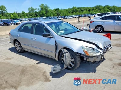 Czwarte zdjęcie samochodu z boku: 2003 HONDA ACCORD EX VIN:1HGCM66563A082565 - miniatura