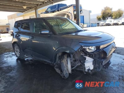 Czwarte zdjęcie samochodu z boku: 2024 KIA SOUL LX VIN:KNDJ23AU2R7908083 - miniatura