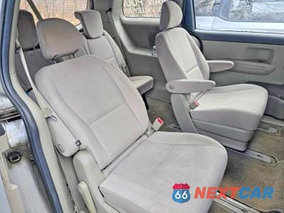 Zdjęcie 6 z 10 samochodu: 2018 KIA SEDONA L VIN:KNDMA5C17J6400720 - miniatura