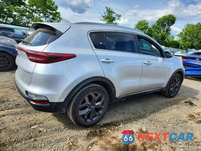 Trzecie zdjęcie samochodu z tyłu: 2021 KIA SPORTAGE S VIN:KNDP6CAC9M7936137 - miniatura