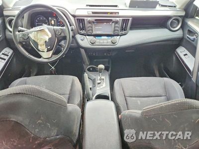 Zdjęcie 8 z 12 samochodu: 2018 TOYOTA RAV4 XLE VIN:JTMRFREV4JJ743738 - miniatura