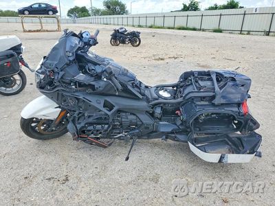 Trzecie zdjęcie samochodu z tyłu: 2021 HONDA GL1800 B VIN:JH2SC7913MK300251 - miniatura