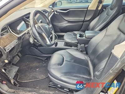 Zdjęcie 7 z 12 samochodu: 2013 TESLA MODEL S VIN:5YJSA1CN9DFP06085 - miniatura