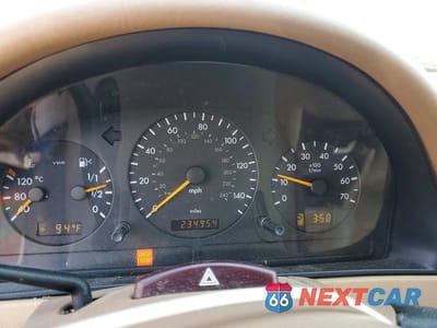 Zdjęcie 9 z 13 samochodu: 2002 MERCEDES-BENZ ML 500 VIN:4JGAB75E42A359081 - miniatura