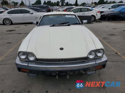Piąte zdjęcie samochodu w środku: 1984 JAGUAR XJS VIN:SAJNV5842EC113497 - miniatura