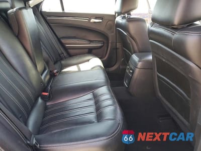 Zdjęcie 10 z 13 samochodu: 2023 CHRYSLER 300 S VIN:2C3CCABG9PH628279 - miniatura