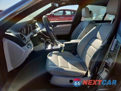 Zdjęcie 7 z 12 samochodu: 2012 MERCEDES-BENZ C 250 VIN:WDDGF4HBXCA607330 - miniatura