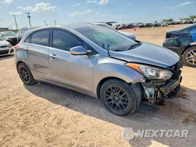 Czwarte zdjęcie samochodu z boku: 2016 HYUNDAI ELANTRA GT BASE VIN:KMHD35LH8GU272561 - miniatura