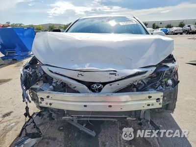 Piąte zdjęcie samochodu w środku: 2023 TOYOTA CAMRY SE VIN:4T1G11AK3PU139717 - miniatura