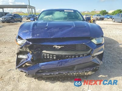 Piąte zdjęcie samochodu w środku: 2019 FORD MUSTANG VIN:1FA6P8TH3K5184867 - miniatura