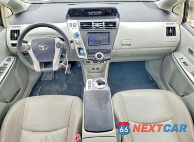 Zdjęcie 8 z 13 samochodu: 2014 TOYOTA PRIUS V THREE VIN:JTDZN3EU6E3324467 - miniatura