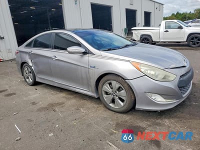 Czwarte zdjęcie samochodu z boku: 2012 HYUNDAI SONATA HYBRID VIN:KMHEC4A40CA035427 - miniatura