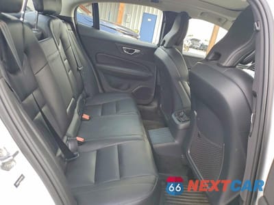 Zdjęcie 10 z 12 samochodu: 2022 VOLVO S60 T8 RECHARGE R-DESIGN EXPRESSIO VIN:7JRBR0FZ1NG174518 - miniatura