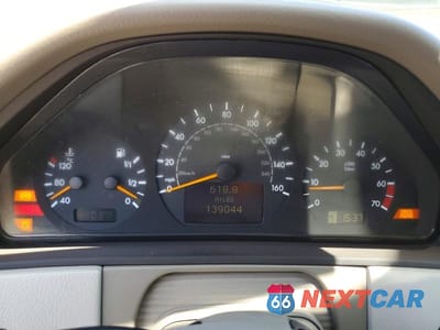 Zdjęcie 9 z 12 samochodu: 2002 MERCEDES-BENZ E 320 4MATIC VIN:WDBJF82J62X072000 - miniatura