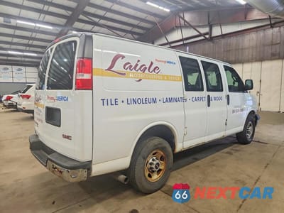 Trzecie zdjęcie samochodu z tyłu: 2016 GMC SAVANA G2500 VIN:1GTW7AFF8G1277670 - miniatura