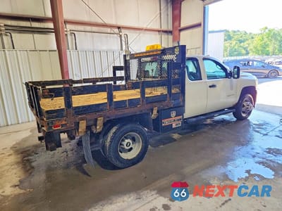 Trzecie zdjęcie samochodu z tyłu: 2013 CHEVROLET SILVERADO K3500 VIN:1GB5KZC88DZ223849 - miniatura