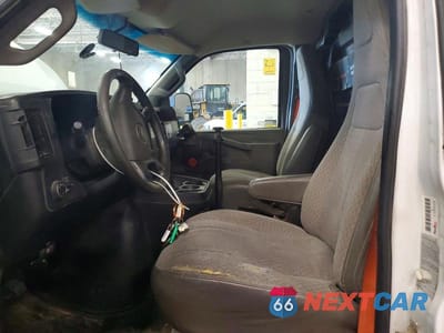 Zdjęcie 7 z 13 samochodu: 2019 CHEVROLET EXPRESS 2500 CARGO DELIVERY VAN VIN:1GCWGAF1XK1208086 - miniatura