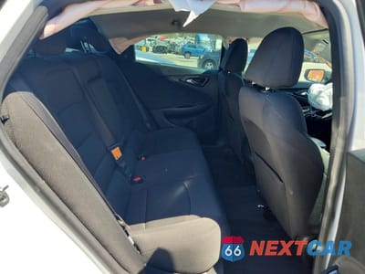 Zdjęcie 10 z 12 samochodu: 2018 CHEVROLET MALIBU LS VIN:1G1ZB5ST9JF232707 - miniatura