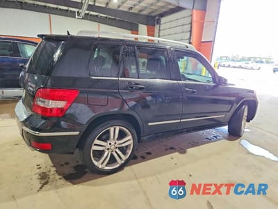 Trzecie zdjęcie samochodu z tyłu: 2011 MERCEDES-BENZ GLK 350 4MATIC VIN:WDCGG8HB6BF604256 - miniatura