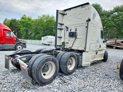 Czwarte zdjęcie samochodu z boku: 2019 FREIGHTLINER CASCADIA 125 SEMI TRUCK VIN:3AKJGLDR9KSKP0904 - miniatura