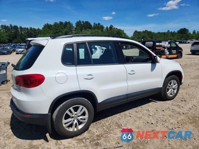 Trzecie zdjęcie samochodu z tyłu: 2015 VOLKSWAGEN TIGUAN S VIN:WVGBV7AX5FW557650 - miniatura