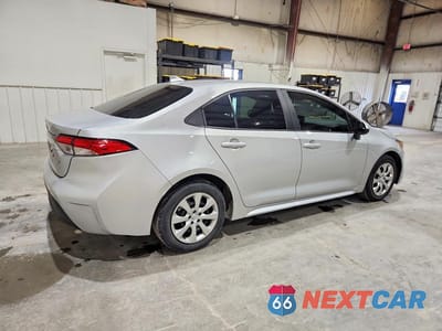 Trzecie zdjęcie samochodu z tyłu: 2024 TOYOTA COROLLA LE VIN:5YFB4MDE1RP120113 - miniatura