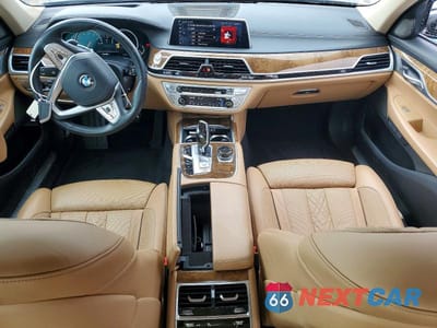 Zdjęcie 8 z 12 samochodu: 2017 BMW 750 XI VIN:WBA7F2C52HG421878 - miniatura