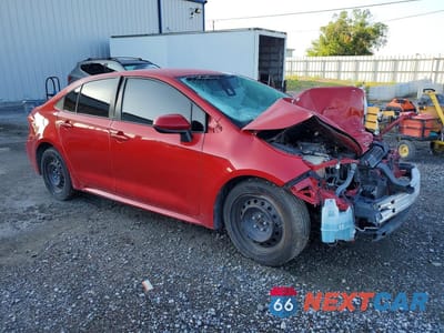 Czwarte zdjęcie samochodu z boku: 2020 TOYOTA COROLLA LE VIN:JTDEPRAE2LJ009412 - miniatura