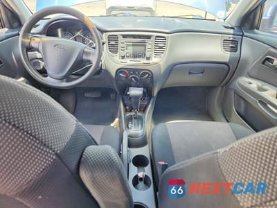 Zdjęcie 8 z 12 samochodu: 2006 KIA RIO LX AUTOMATIC VIN:KNADE123X66121864 - miniatura