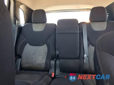 Zdjęcie 10 z 13 samochodu: 2017 JEEP CHEROKEE SPORT VIN:1C4PJLAB9HW507789 - miniatura