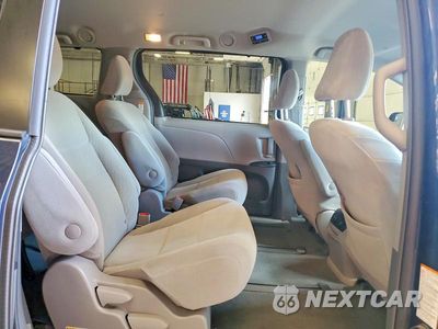 Zdjęcie 11 z 13 samochodu: 2019 TOYOTA SIENNA LE VIN:5TDJZ3DC1KS221882 - miniatura