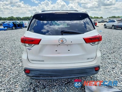 Zdjęcie 6 z 13 samochodu: 2018 TOYOTA HIGHLANDER SE VIN:5TDJZRFH5JS489053 - miniatura